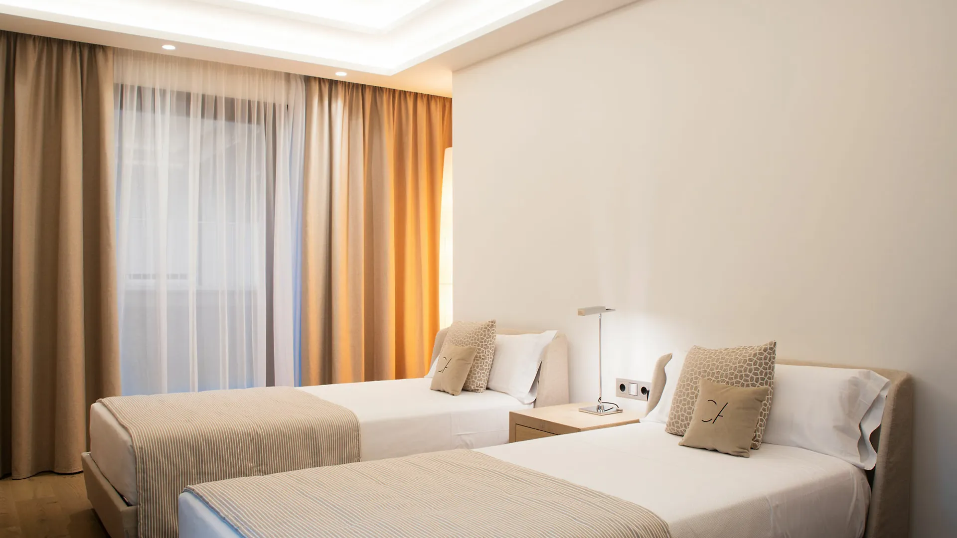 Cosmo Apartments Platja D'Aro 4*,  Spain